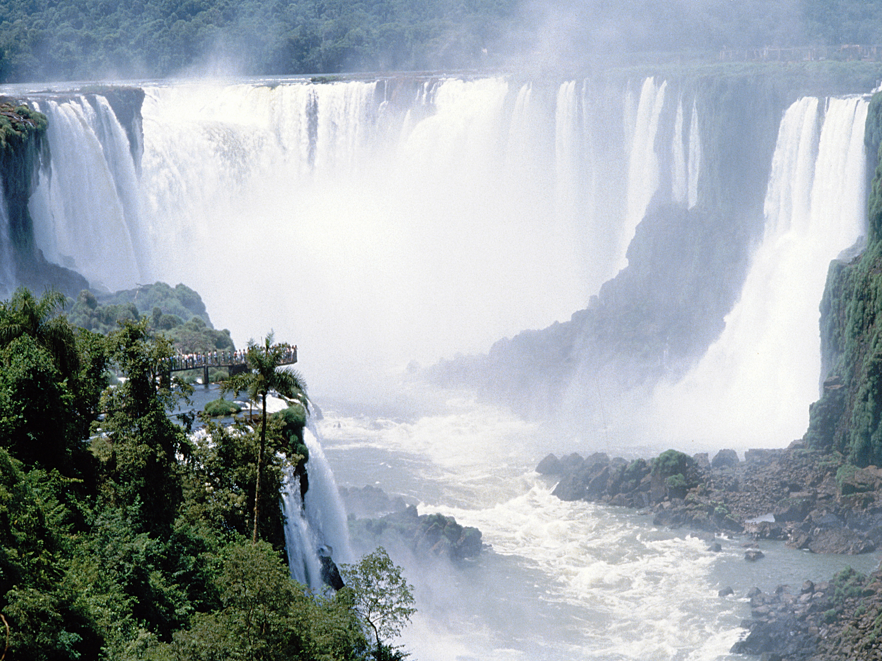 2-CATARATAS DEL IGUAZU<br>(faltan acentos-caracteres no soportados)